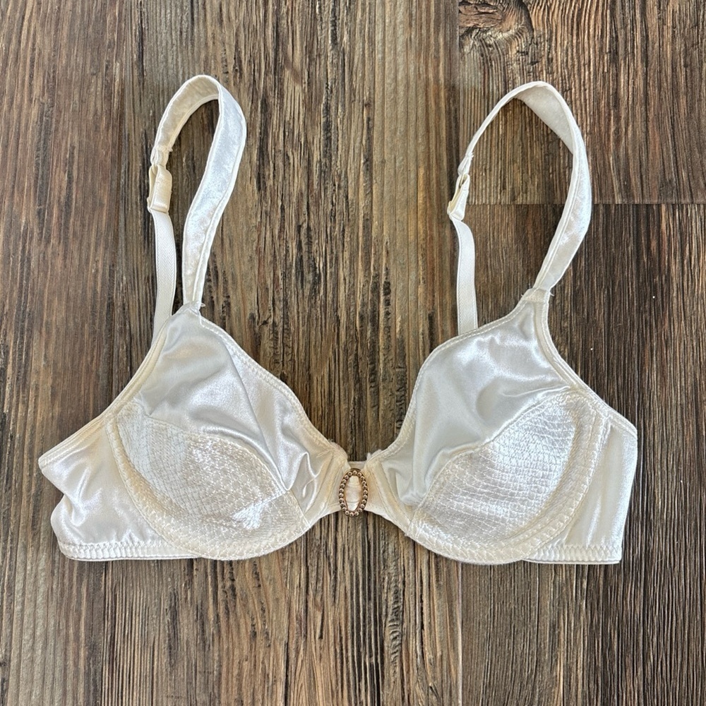 Underwire Bra Cream Textured Cup Featuring Oval Gold Tone Rhinestone NO SIZE